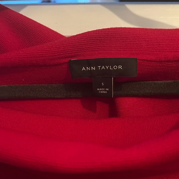 Ann Taylor Scarlet Off-Shoulder Top - Picture 2 of 7